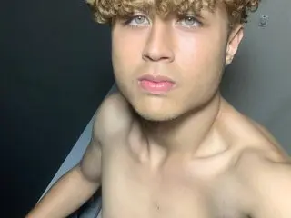 EliotSoracchi anal online