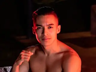 ScottWilliams show nude